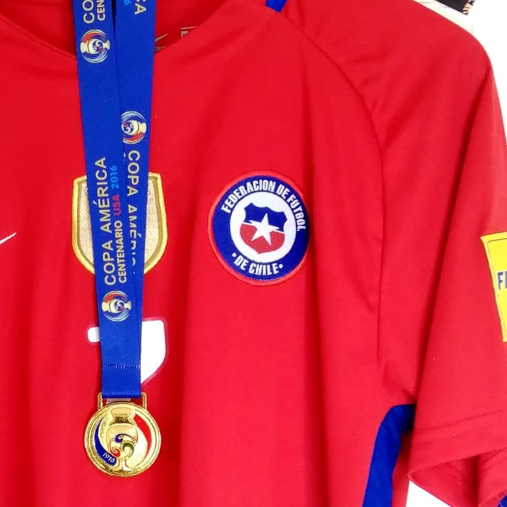 Medalla Campeón Copa América Centenario 2016 (Chile 🇨🇱) - Sin caja.